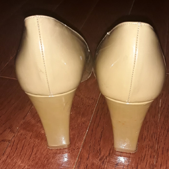 Joan & David Deep Tan/Camel Patent Leather Pumps Sz 10 - Picture 3 of 5